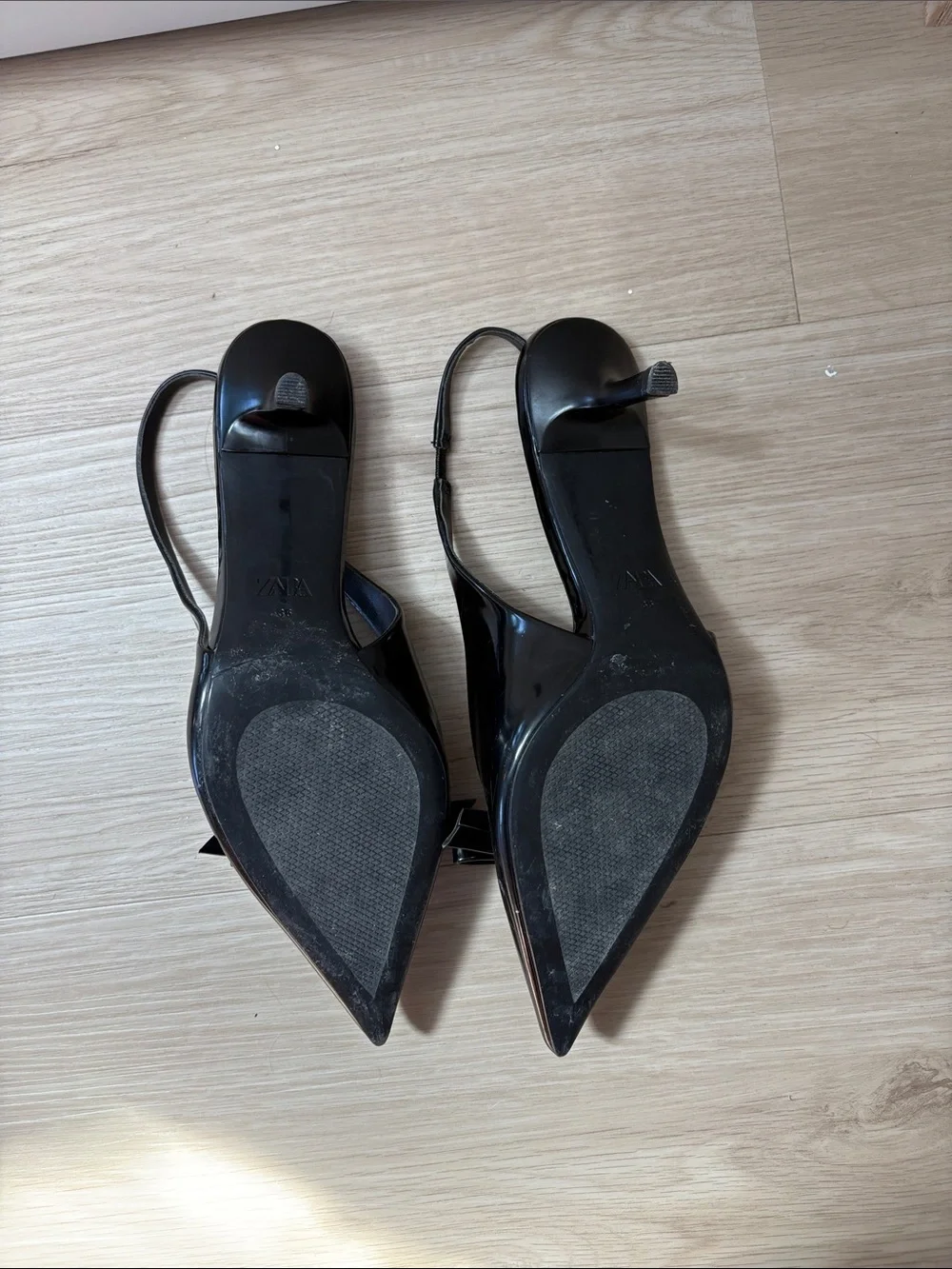 Zara Black Patent Pointed Slingback Pumps with Bow Detail - Picture 4 of 5